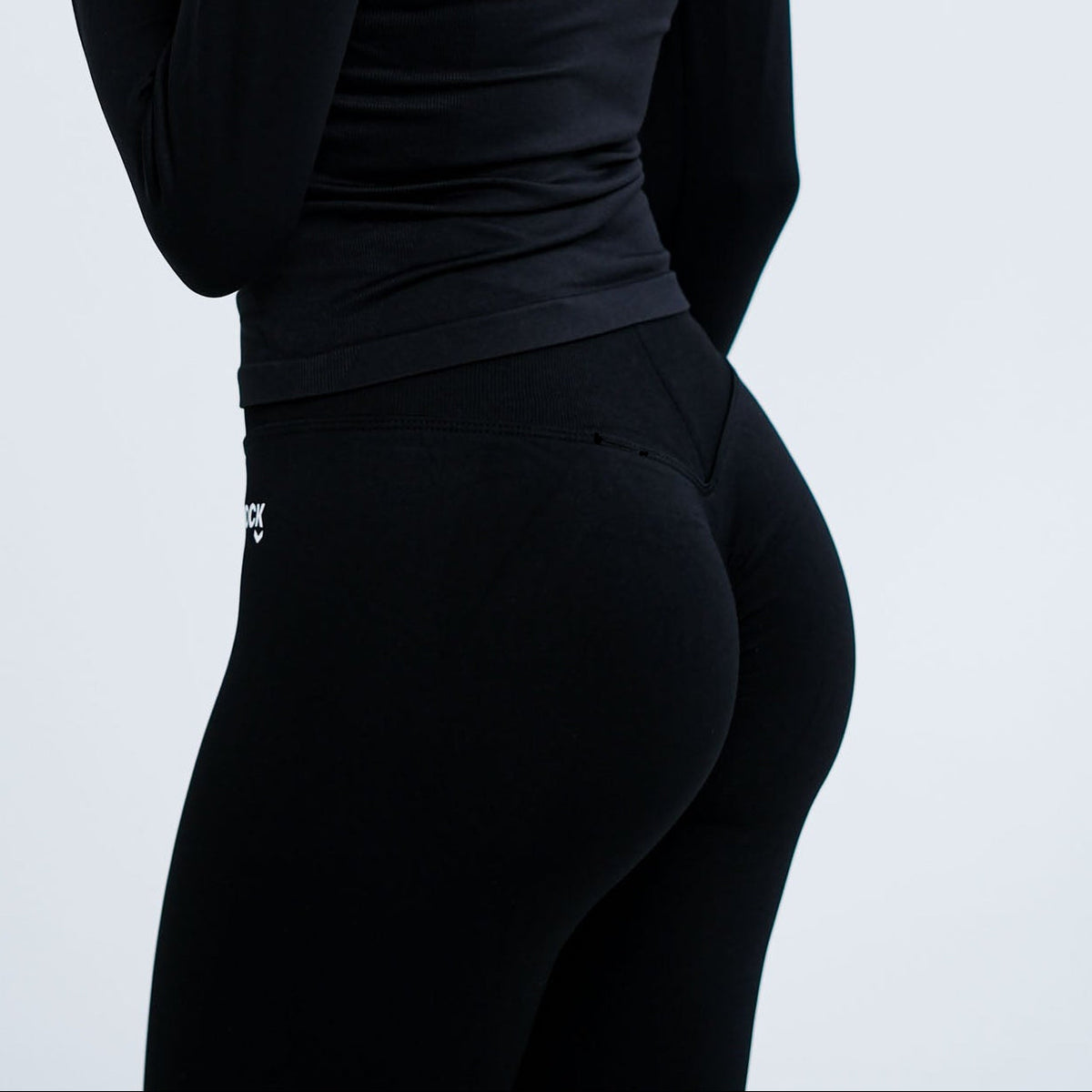 SKIN FIT LEGGINGS | BLACK