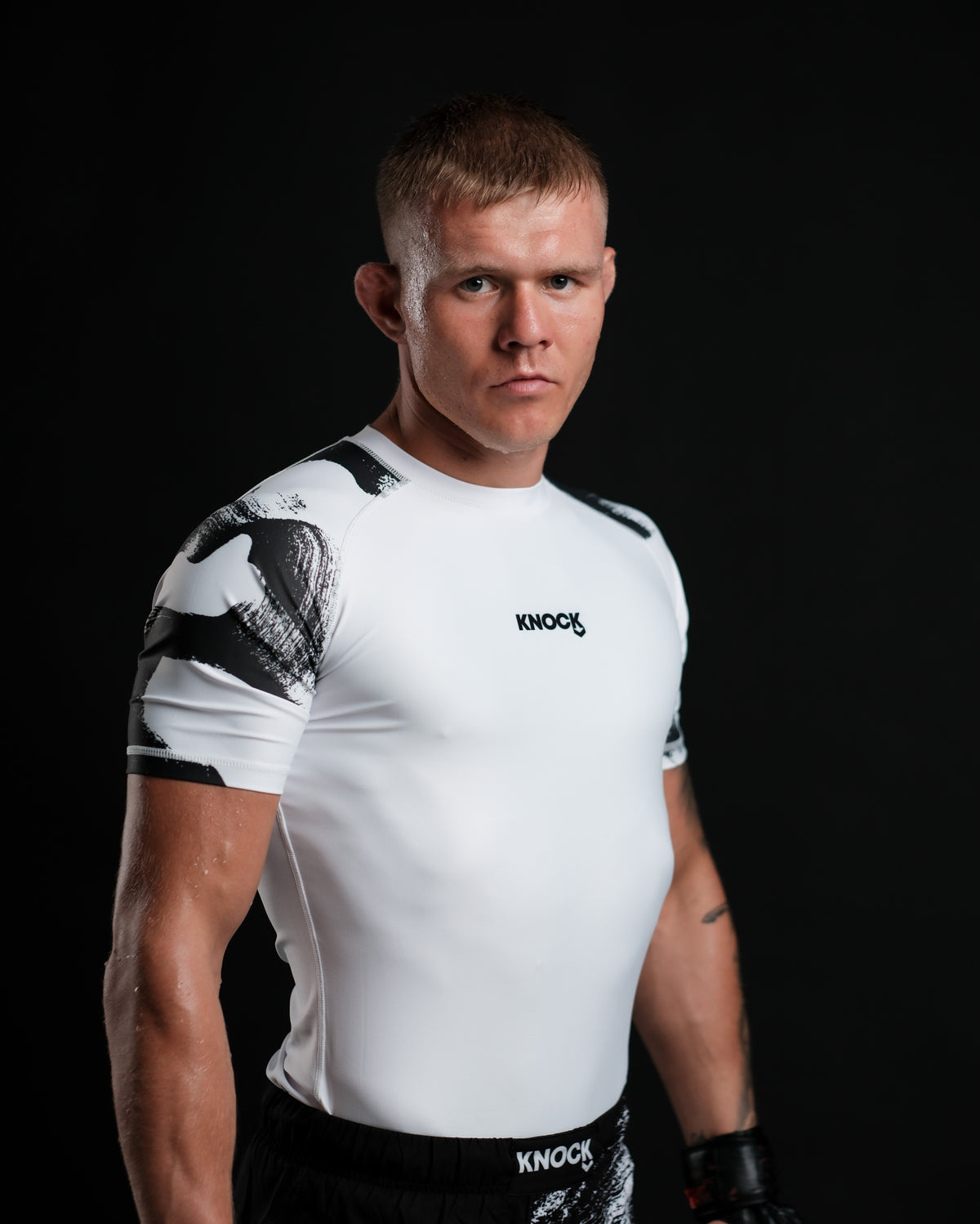 V. T. RASHGUARD | WHITE