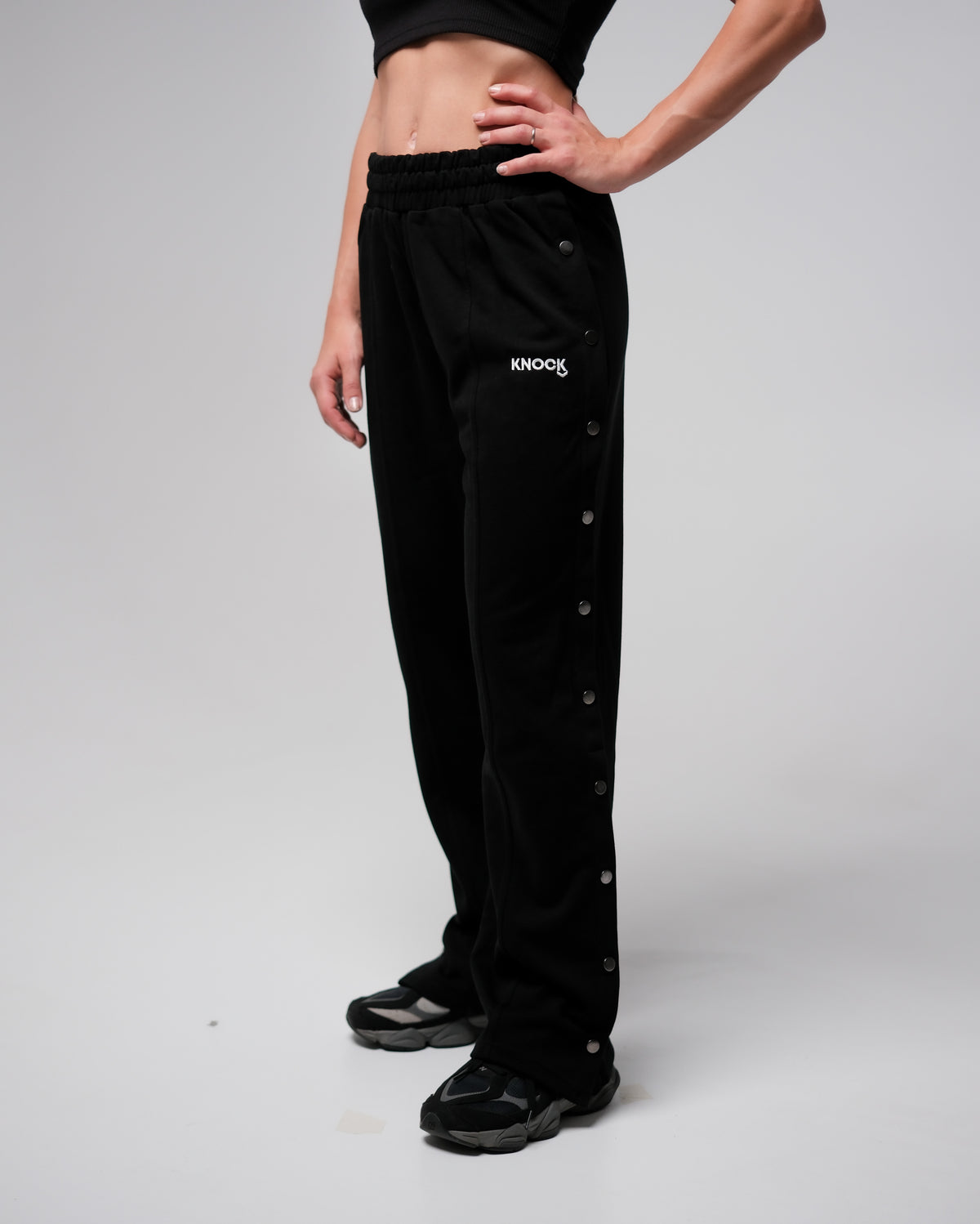 SIDE-SNAP JOGGERS | BLACK