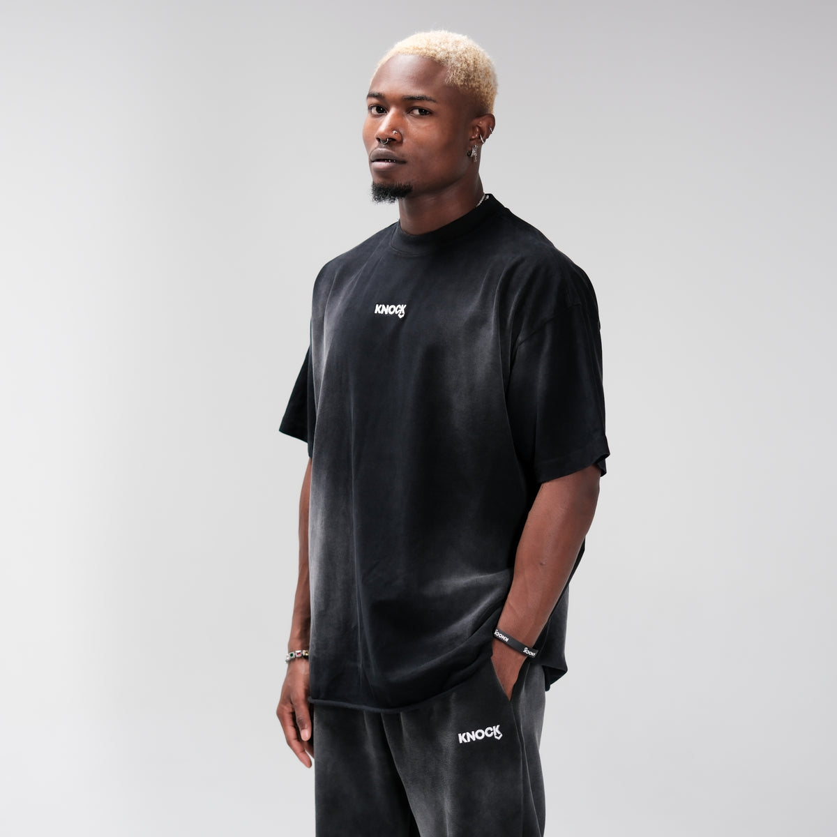 VINCIT QUI PATITUR TEE LOOSE BOTTOM