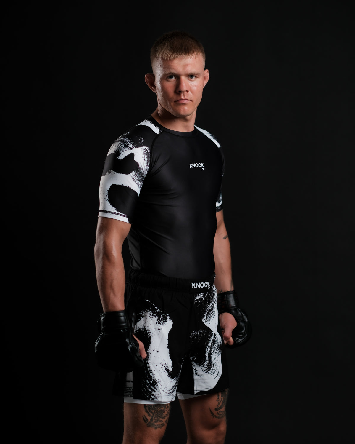 V. T. RASHGUARD | BLACK