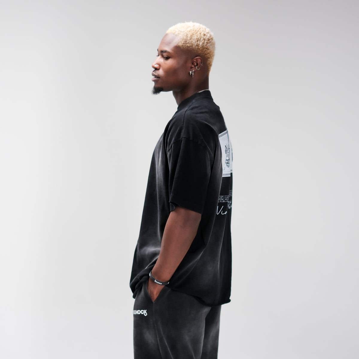 VINCIT QUI PATITUR TEE LOOSE BOTTOM
