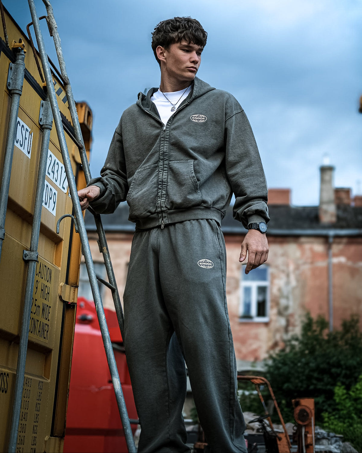 ASCENSION ZIP HOODIE | VINTAGE OLIVE