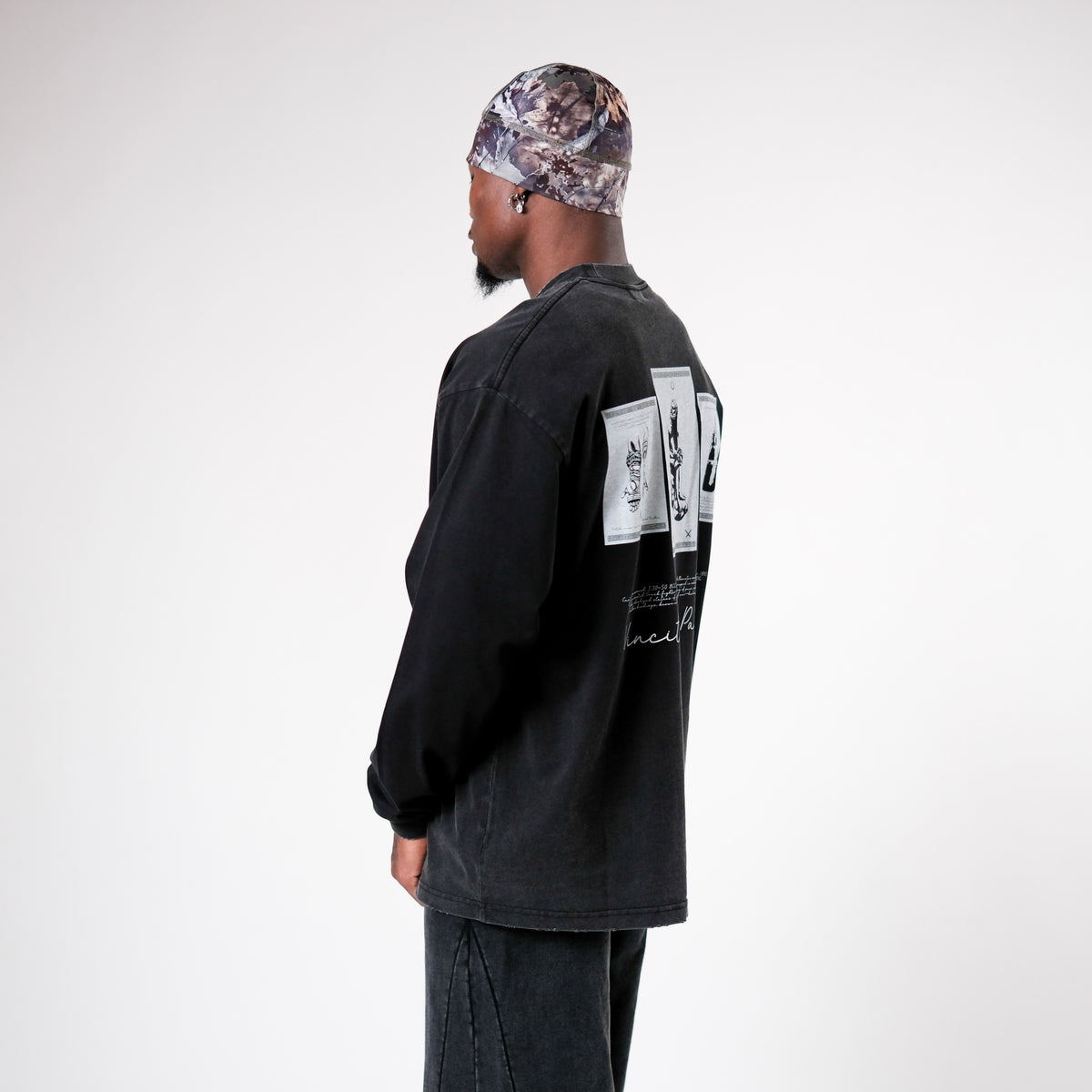 LIMITED VINCIT QUI PATITUR LONG SLEEVE TEE