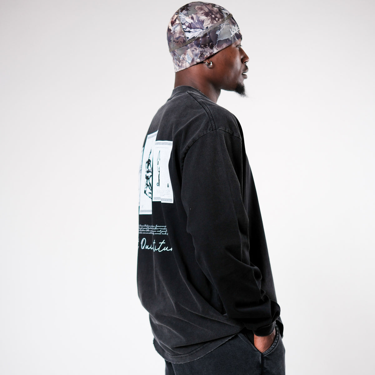 LIMITED VINCIT QUI PATITUR LONG SLEEVE TEE