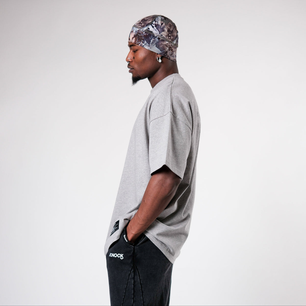 MID COUNT TEE | GREY