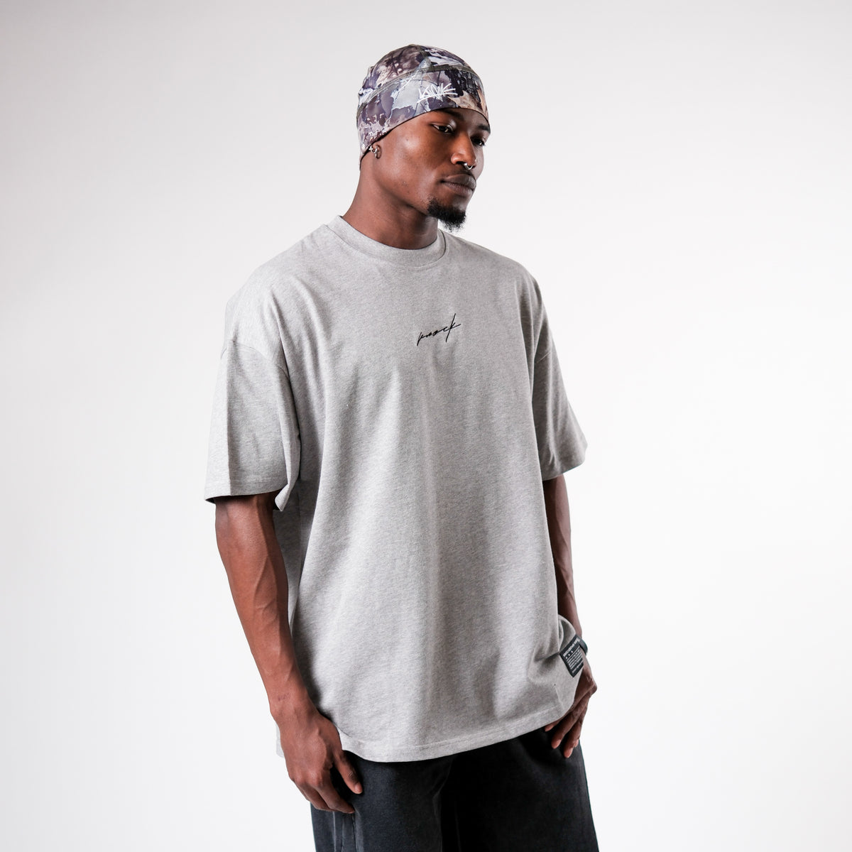 MID COUNT TEE | GREY