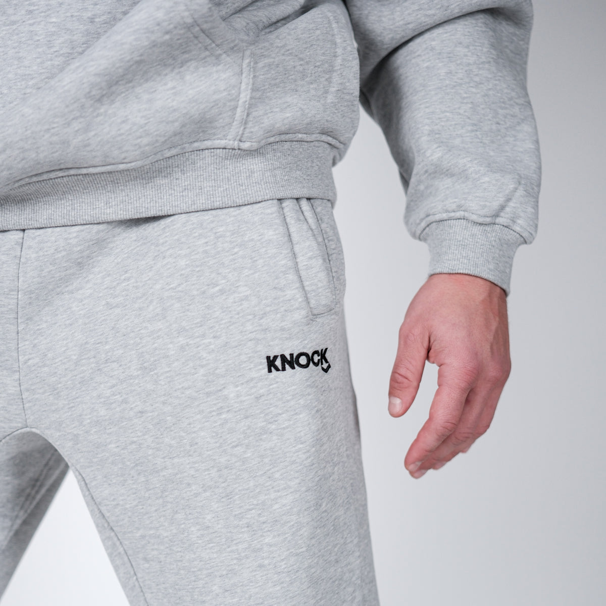 STRAIGHT CUT FLEECE JOGGERS | GREY