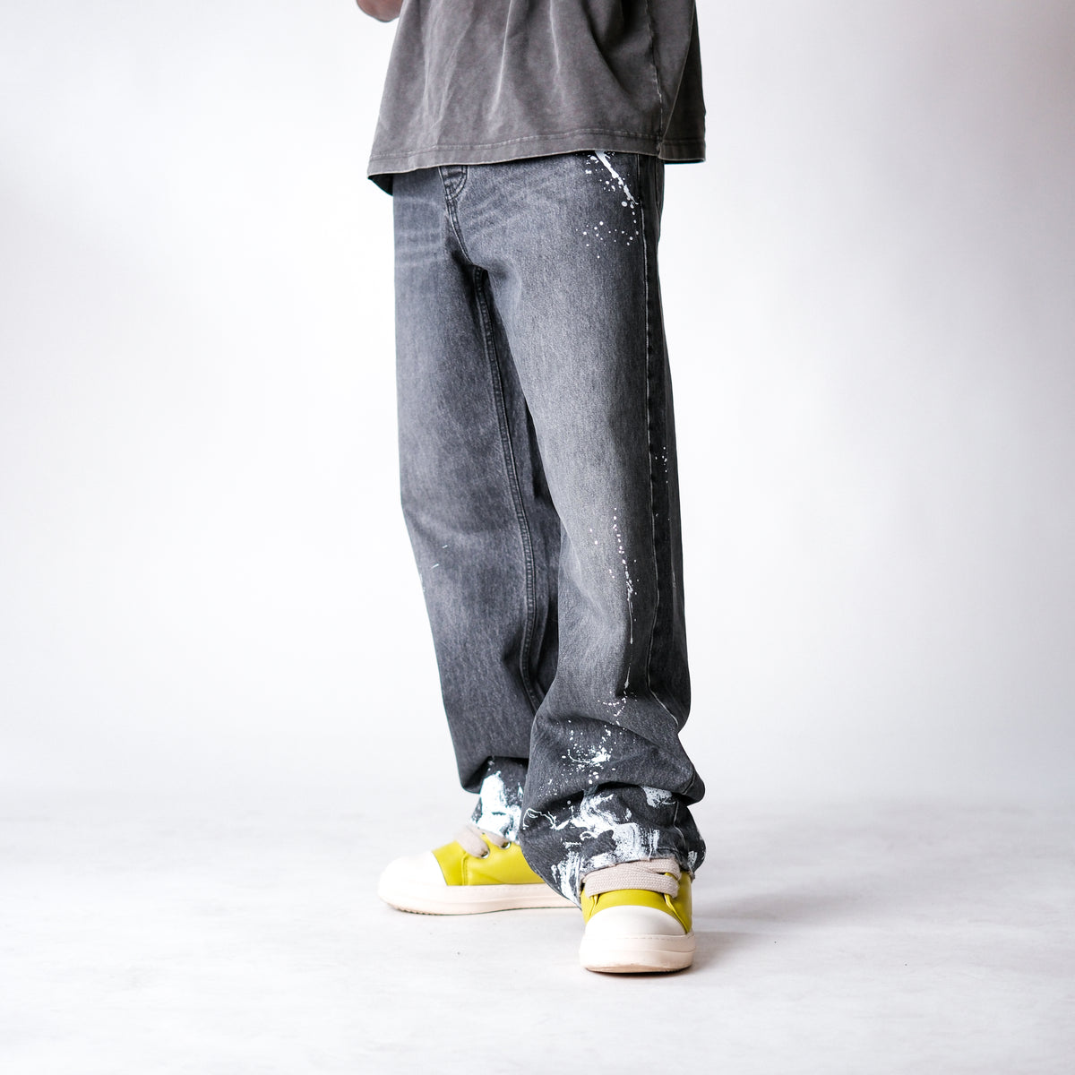 LIMITED BRUSH FADED JEANS