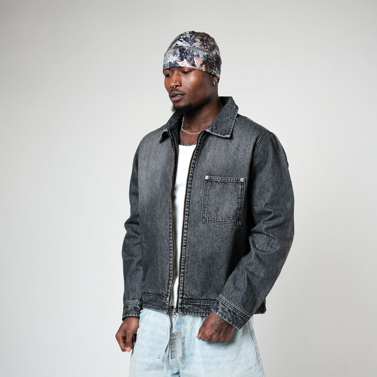 ZIP - UP FADED DENIM