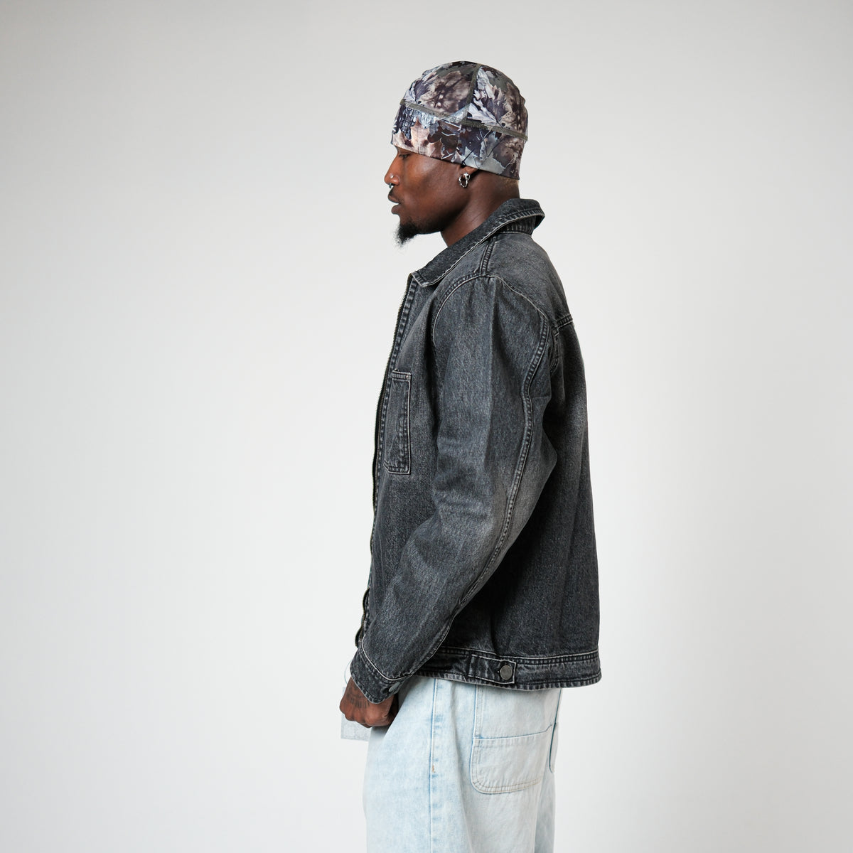 ZIP - UP FADED DENIM