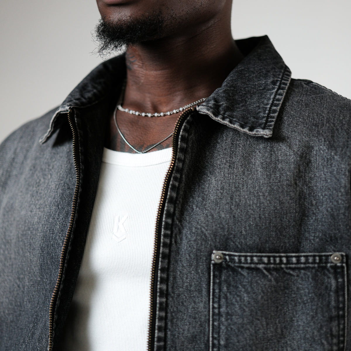 ZIP - UP FADED DENIM