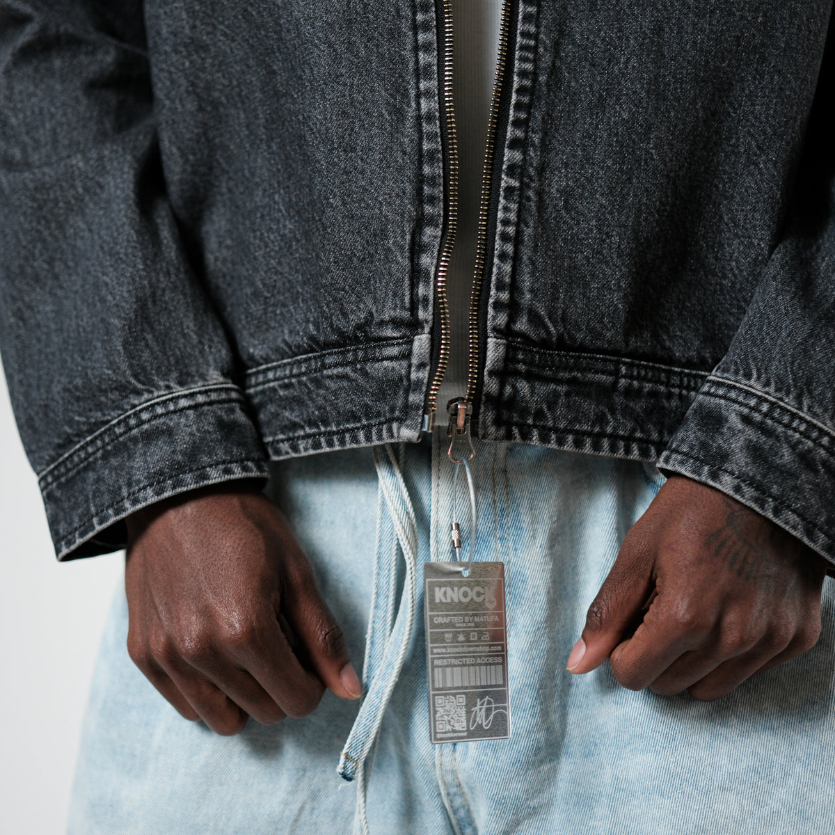 ZIP - UP FADED DENIM