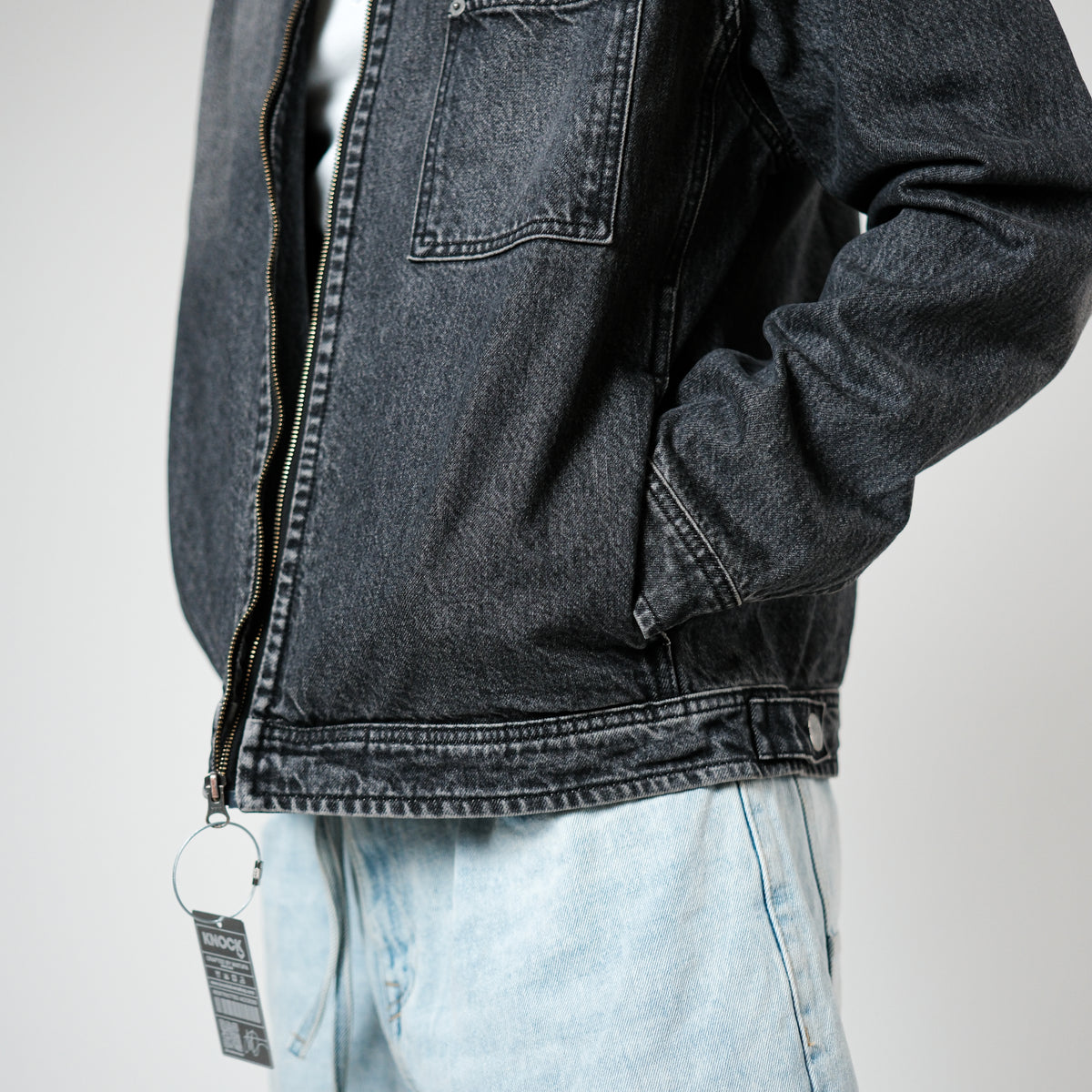 ZIP - UP FADED DENIM