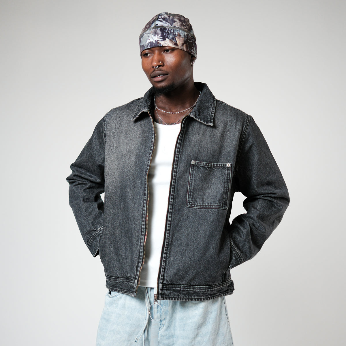 ZIP - UP FADED DENIM
