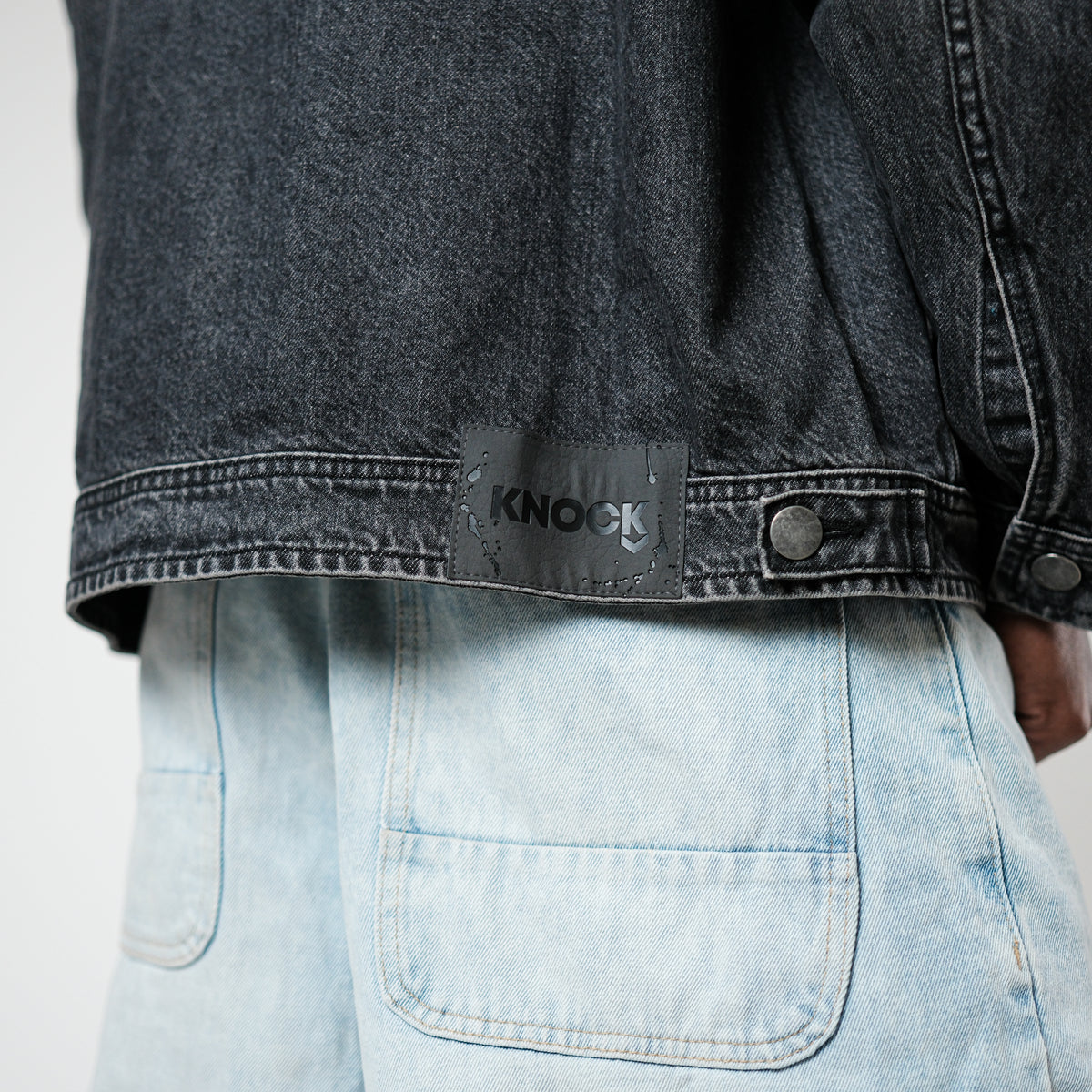 ZIP - UP FADED DENIM