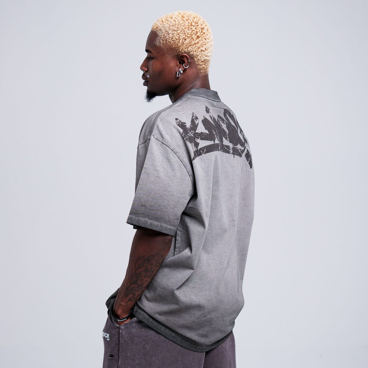 BRUSH BRICKBOUND TEE | GREY