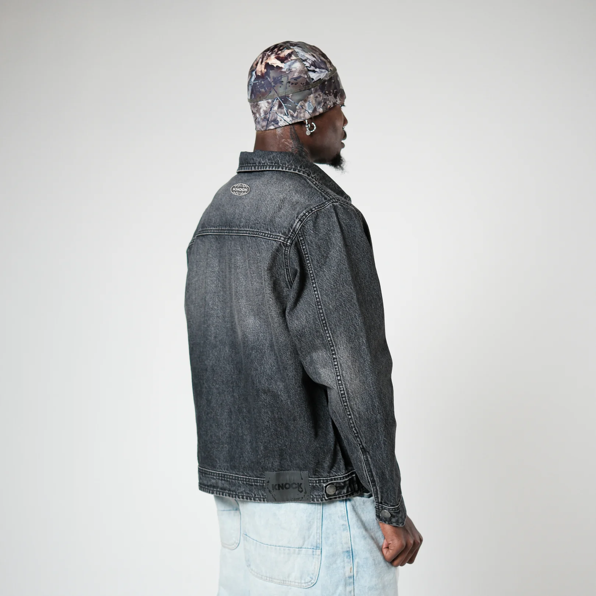 ZIP - UP FADED DENIM