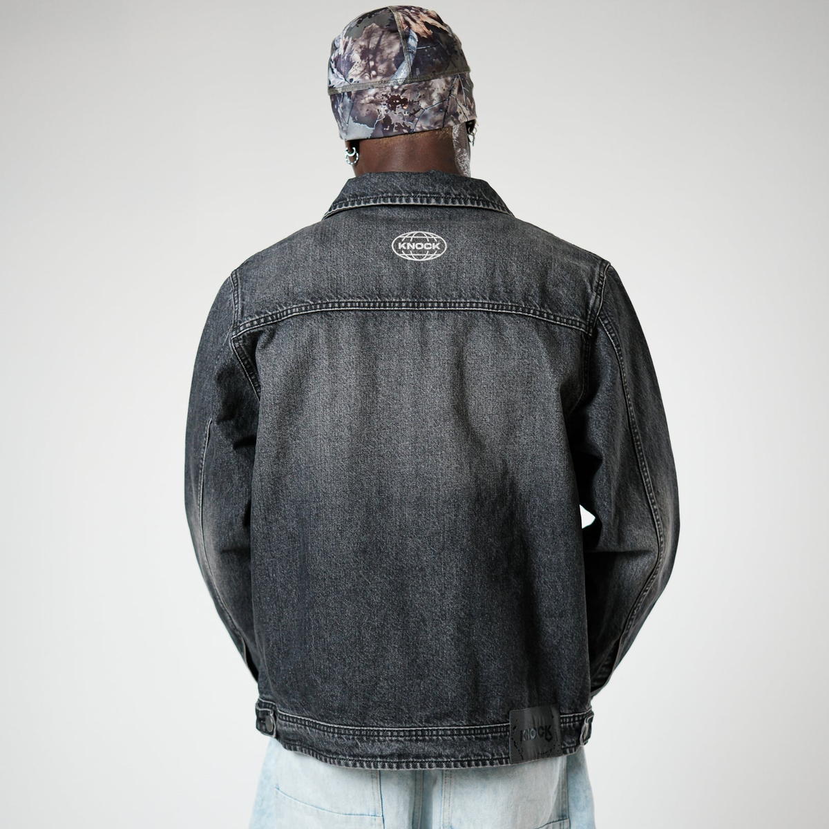 ZIP - UP FADED DENIM
