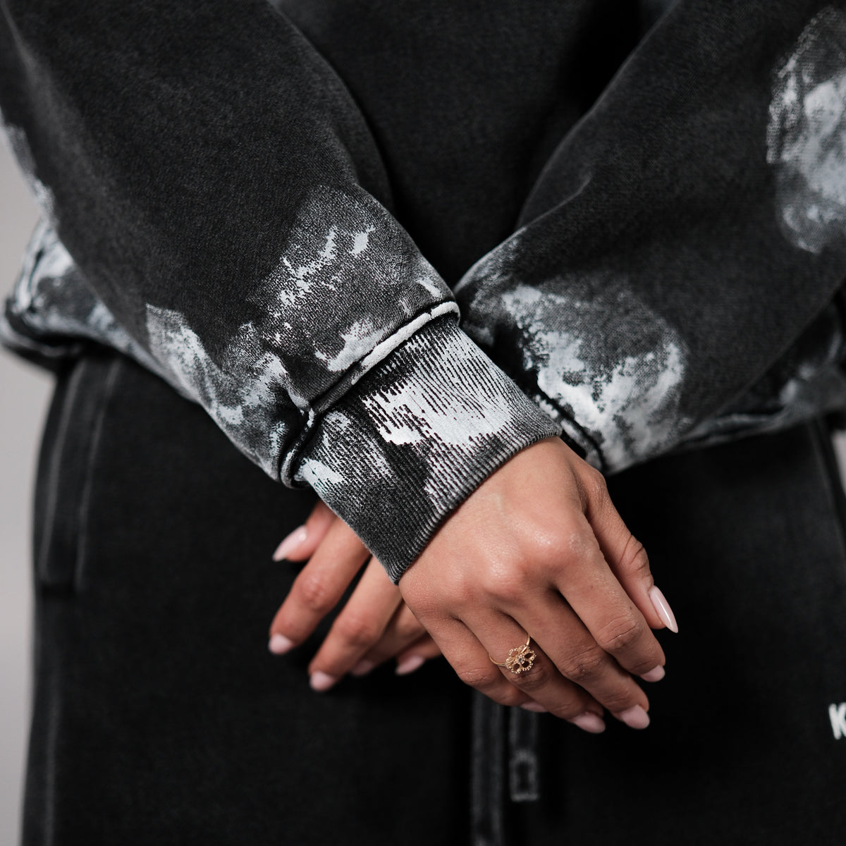 RAW CANVAS OVERSIZED HOODIE | BLACK
