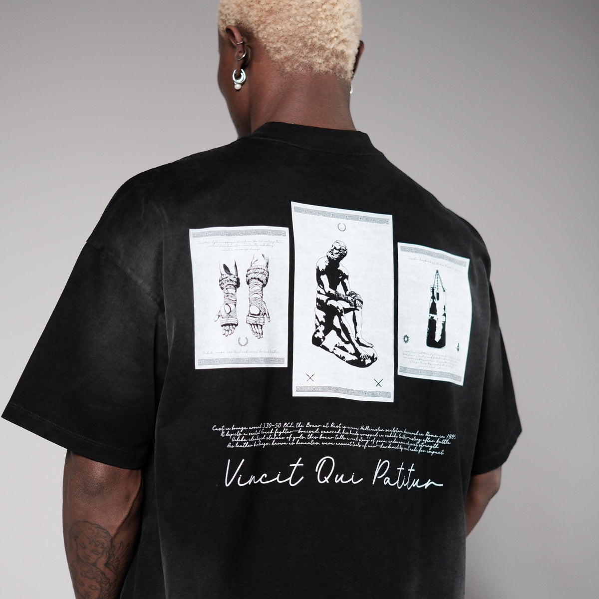 VINCIT QUI PATITUR TEE LOOSE BOTTOM