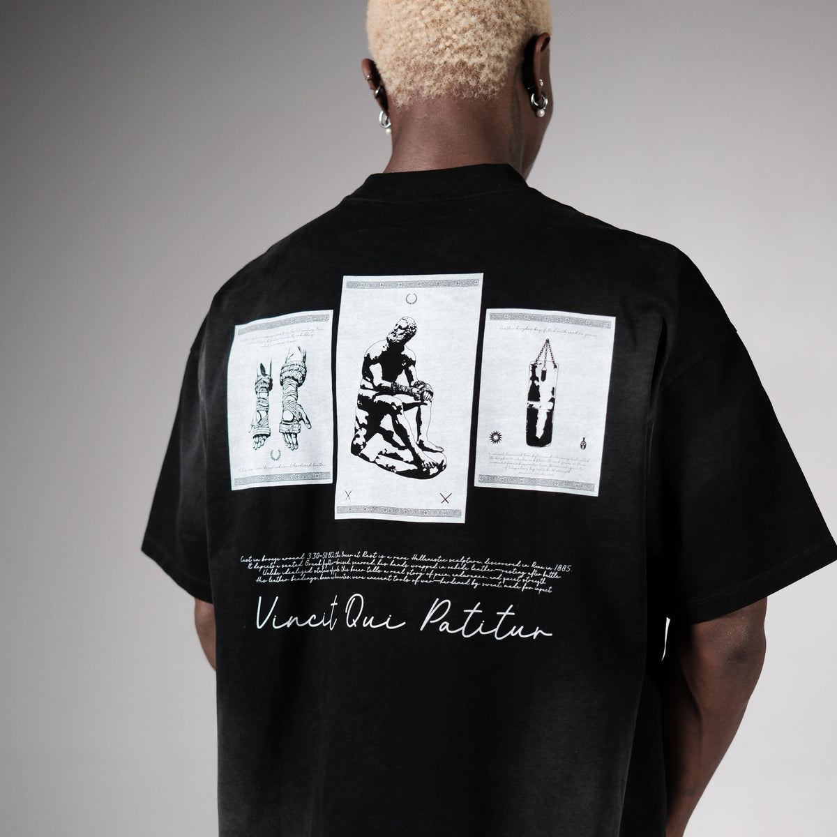 VINCIT QUI PATITUR TEE LOOSE BOTTOM