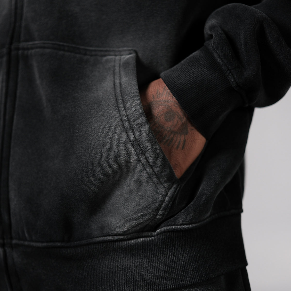 PREORDER VINCIT QUI PATITUR ZIP HOODIE