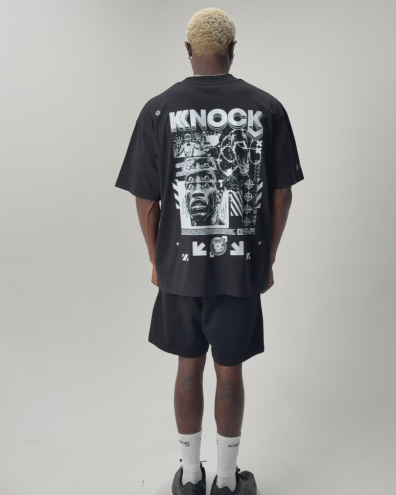 Załaduj wideo: EMBRACE THE STRUGGLE OVERSIZED HEAVY TEE